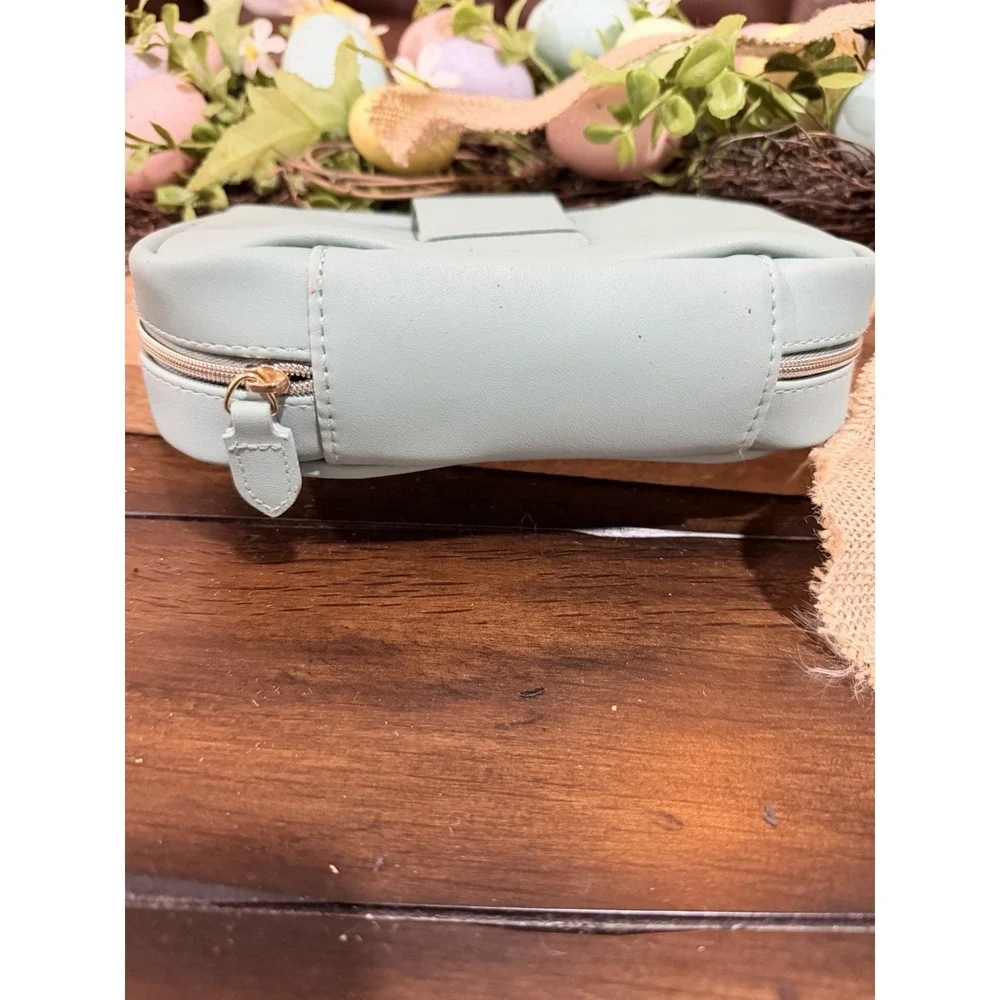 FRANZI MILANO Green Makeup Bag / Cosmetic Case with Zipper Closure